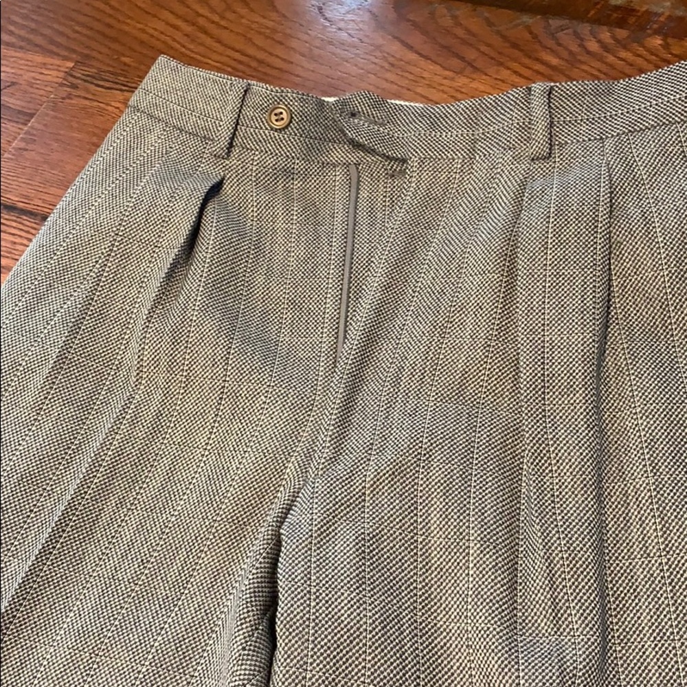 Beautiful Gray/Back Fabric W/Square Pattern; Clean - image 8